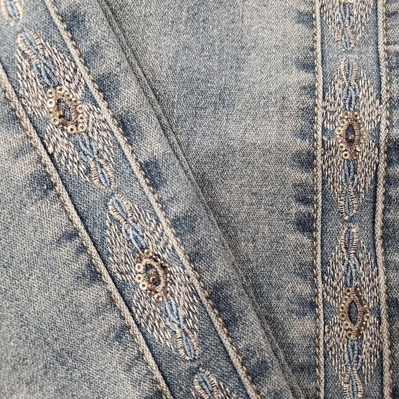 NEW GG JEANS Embroidered Ankle Jean - Picture 5 of 10
